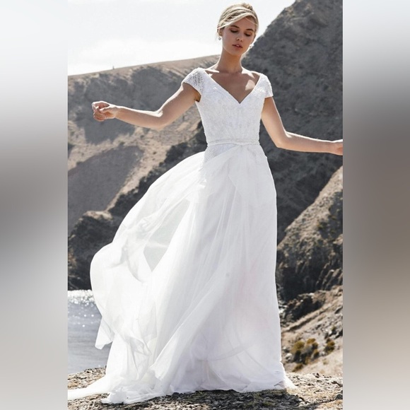 Karen Willis Holmes Valeria beaded bridal gown